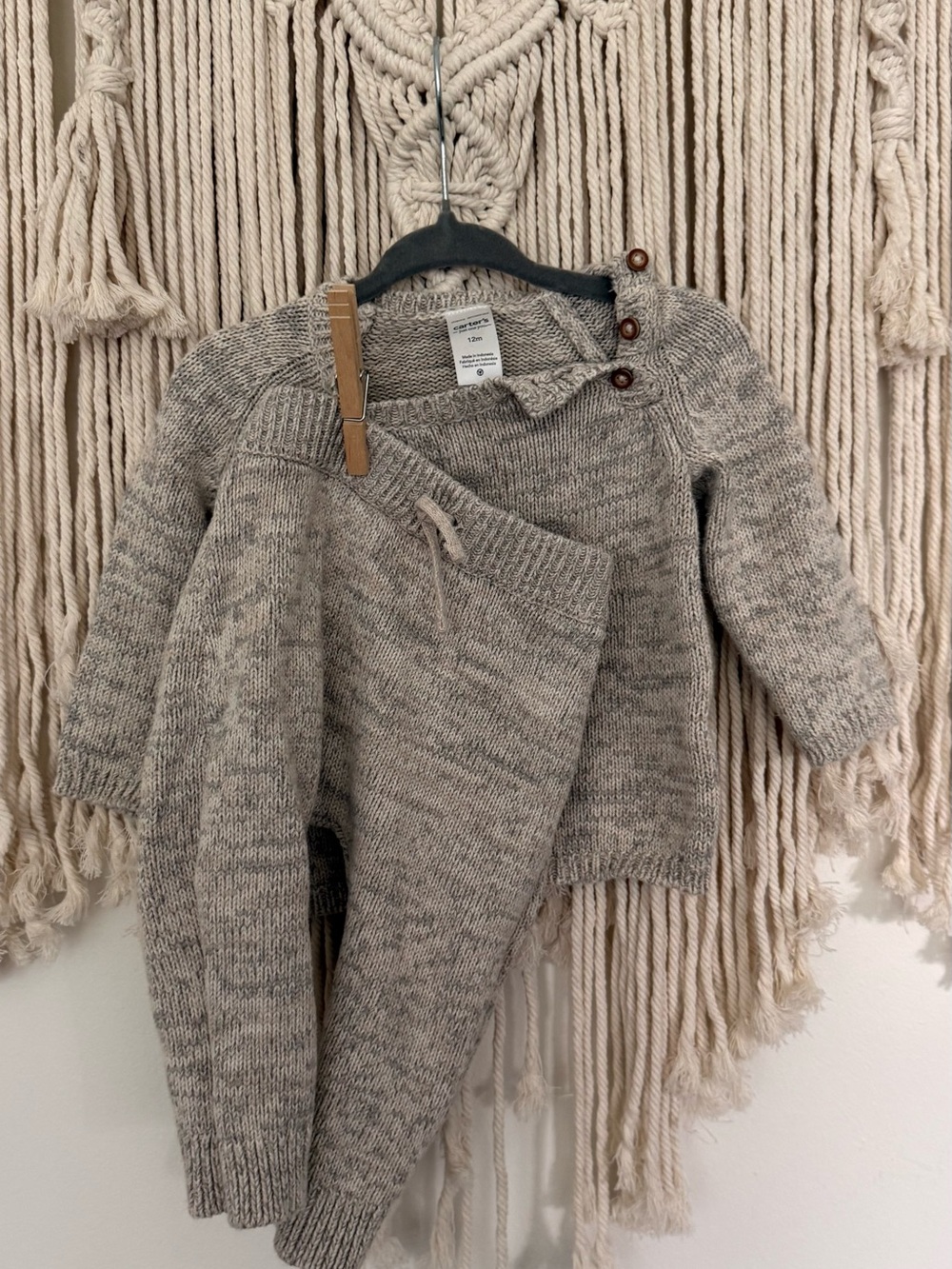 Carter’s knit sweater & pants set